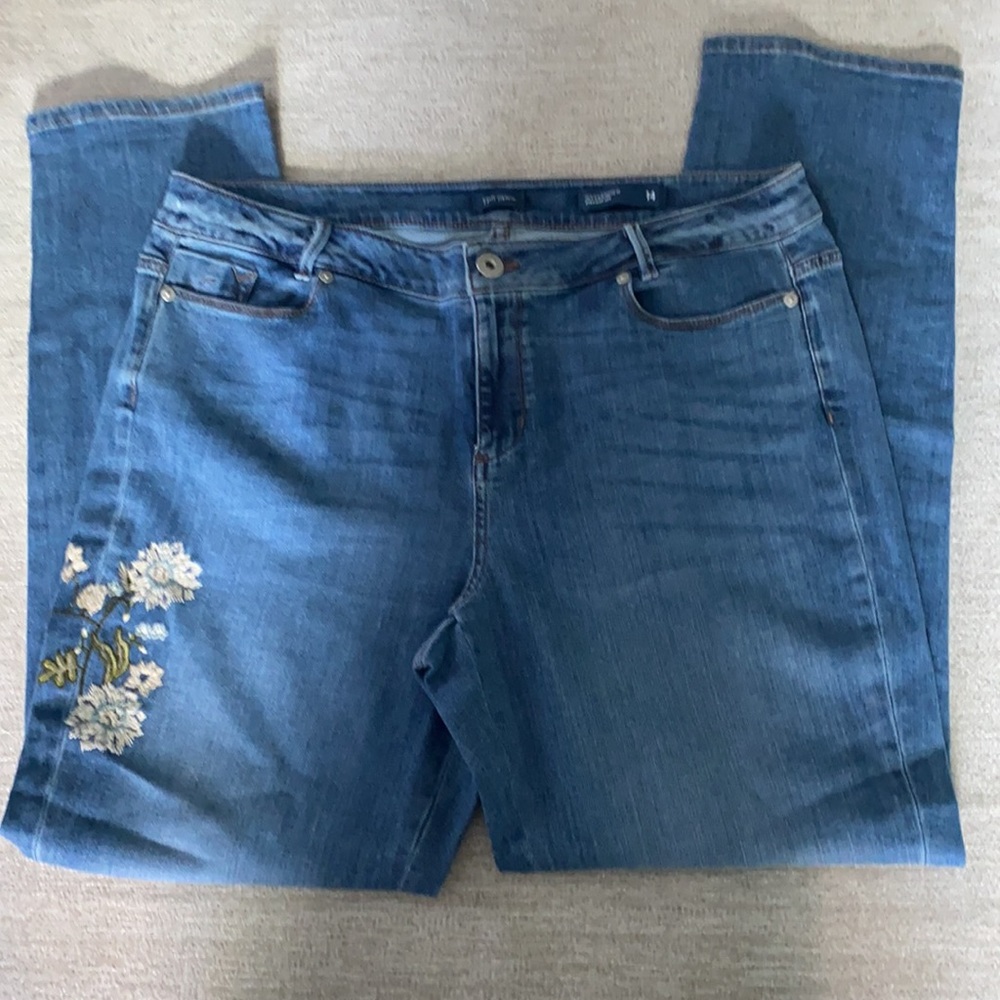 J.Jill denim “weekender” straight leg jeans. Floral design. Size 14.